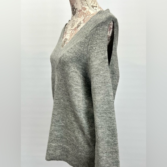 PEYTON‎ JENSEN Gray double V neck sweater size S - Picture 4 of 13